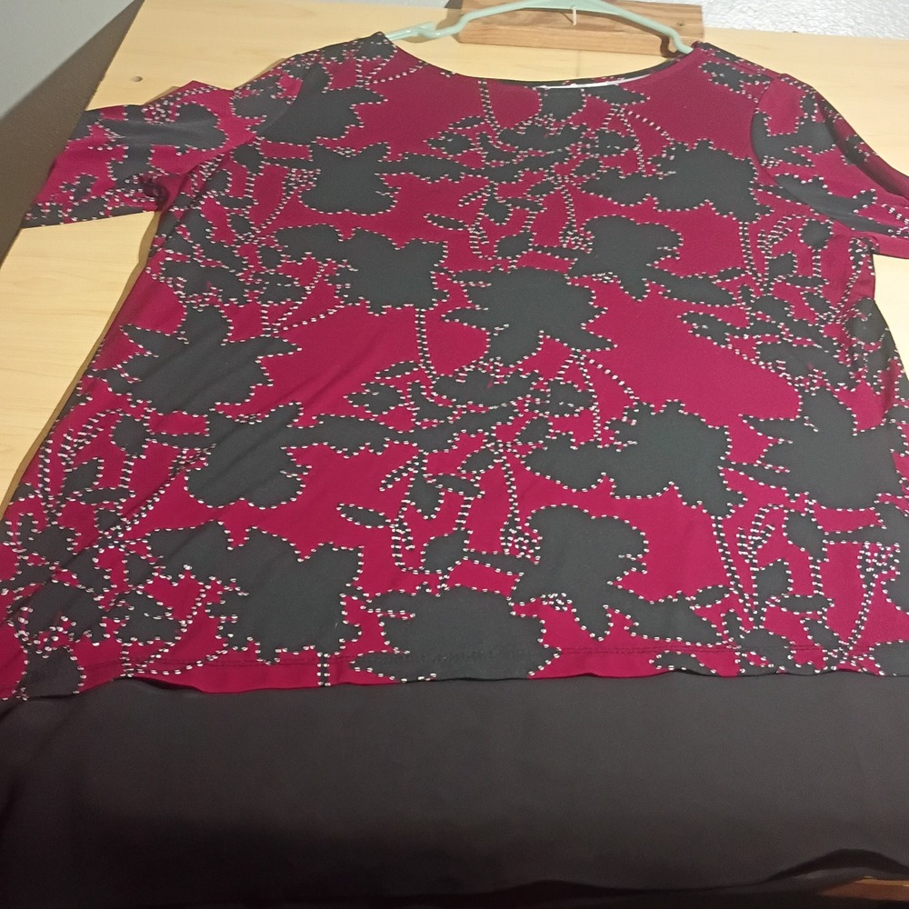 Unbranded Floral Blouse Female Women Size M Burgundy Black Layered 3/4 Sleeve